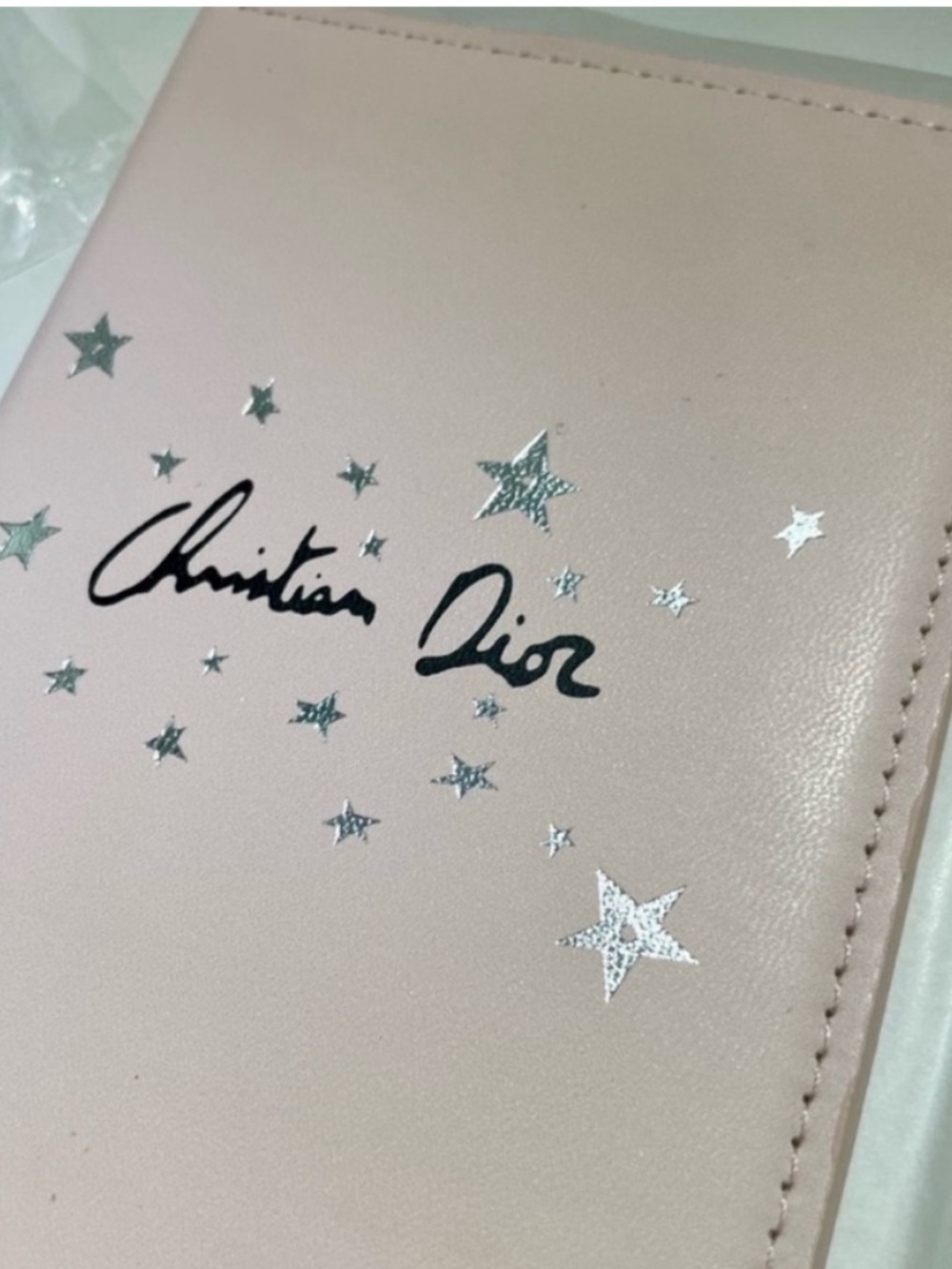 Dior beauty perfume gift passport holder - Picture 2 of 7